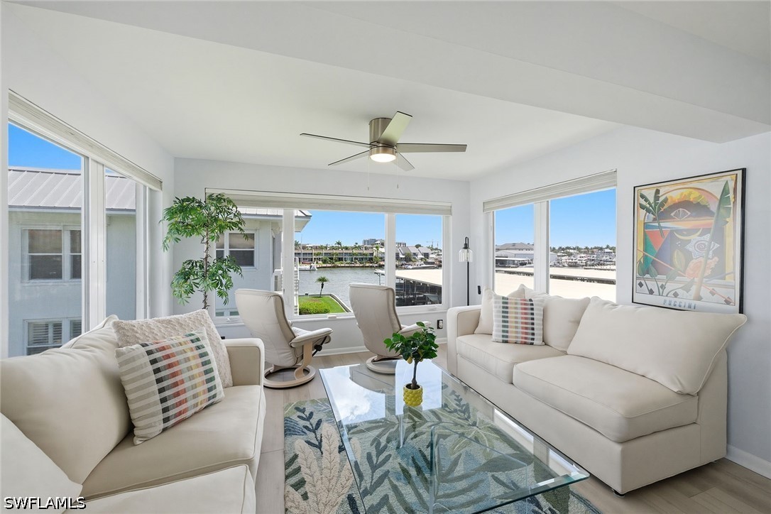 2 Bed Waterfront Home for Sale in Marina Manor, photo 3
