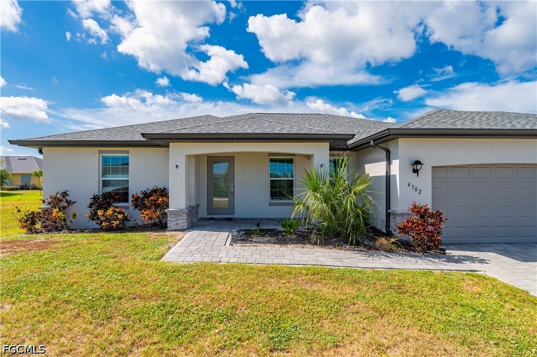 4 Bed SingleFamilyResidence for Sale in Cape Coral, photo 3