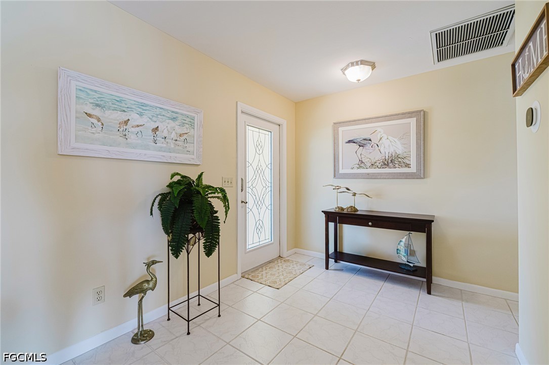 3 Bed Pool Home for Sale in Cape Coral, photo 3
