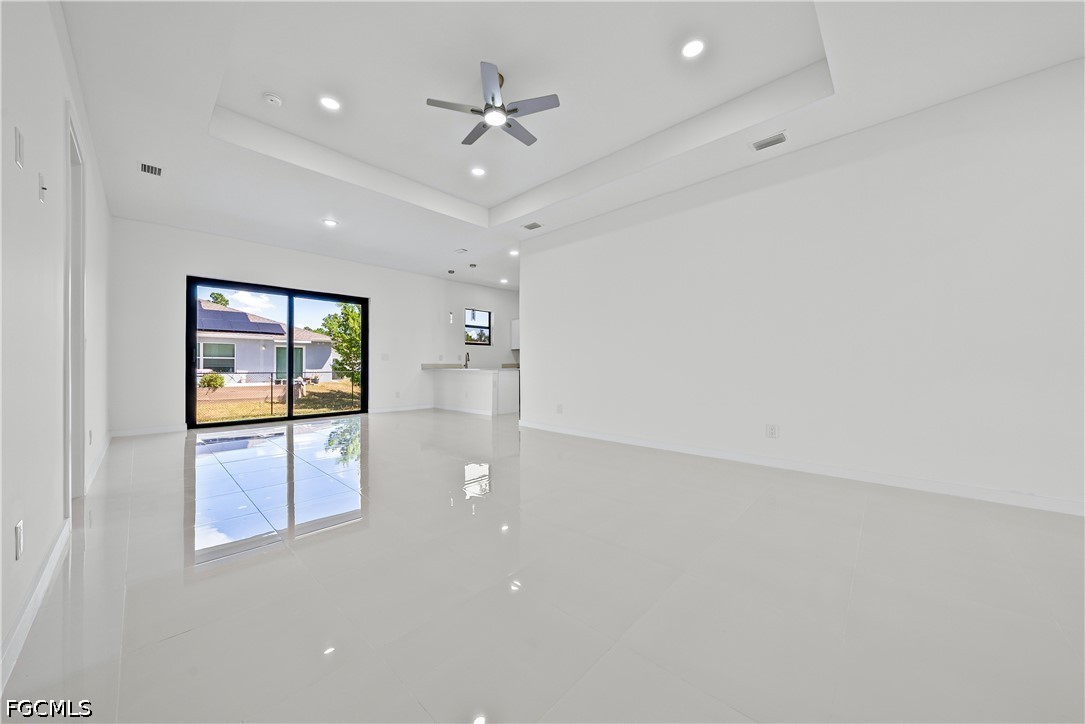 4 Bed SingleFamilyResidence for Sale in Lehigh Acres, photo 3