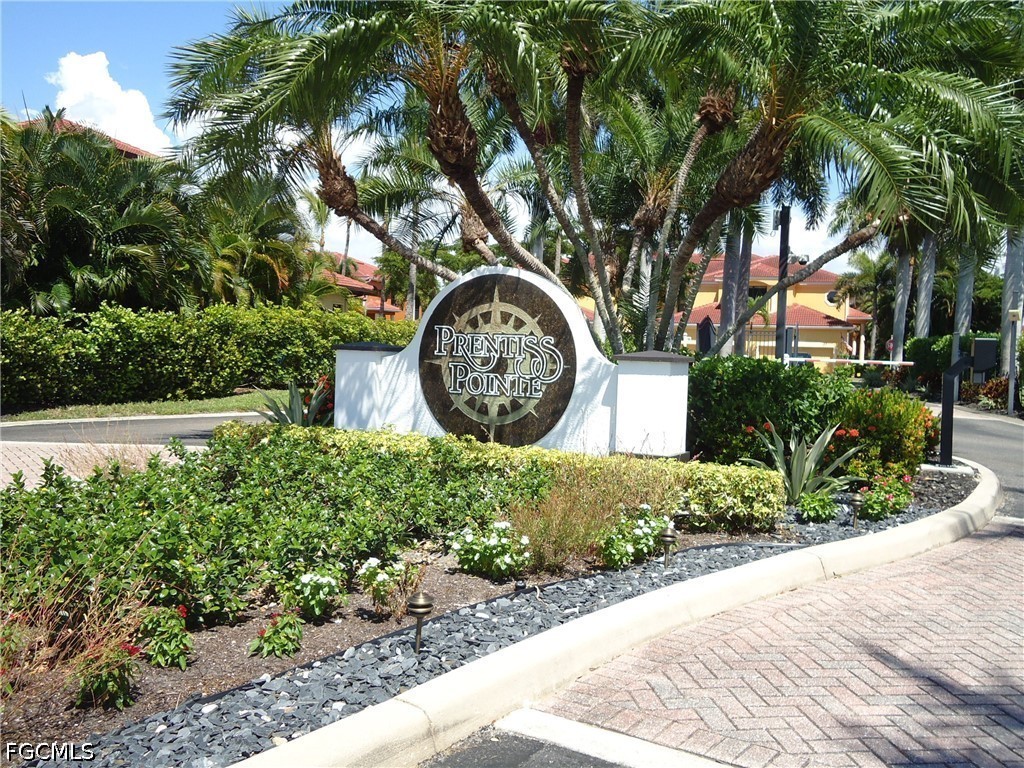 3 Bed Waterfront Home for Sale in Fort Myers, photo 3