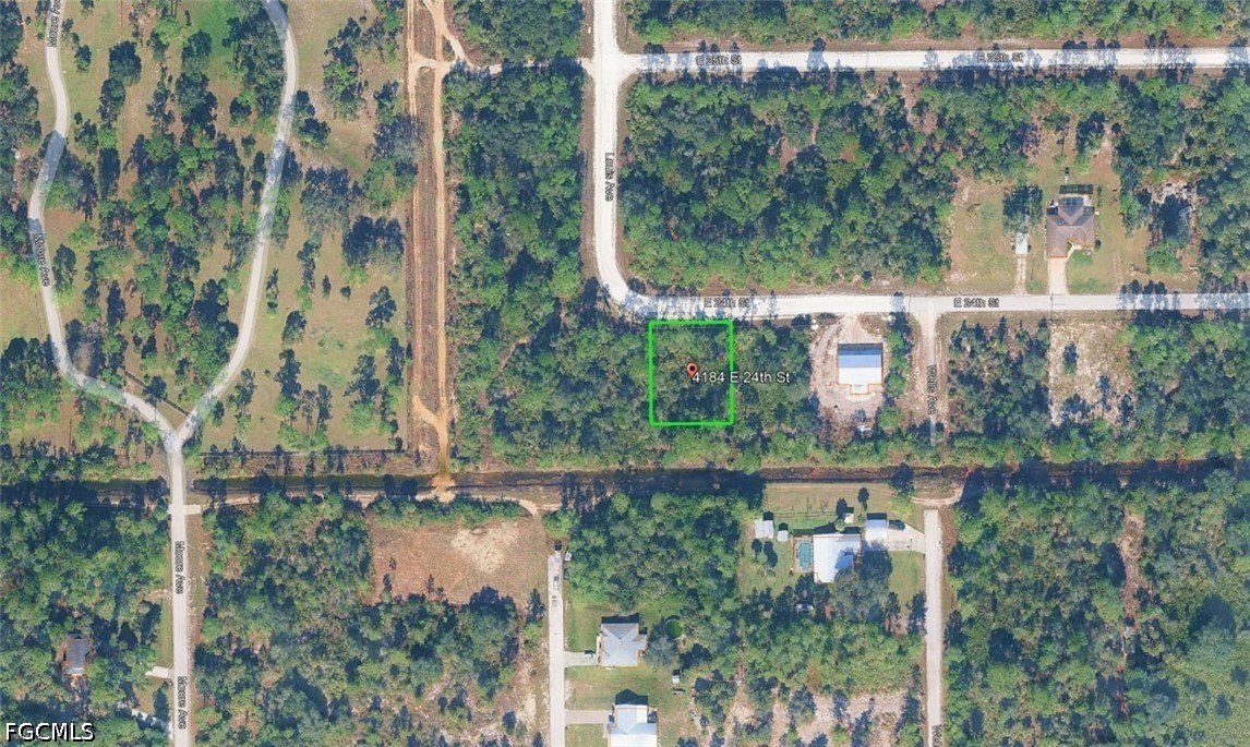 Waterfront Home for Sale in Lehigh Acres, photo 3
