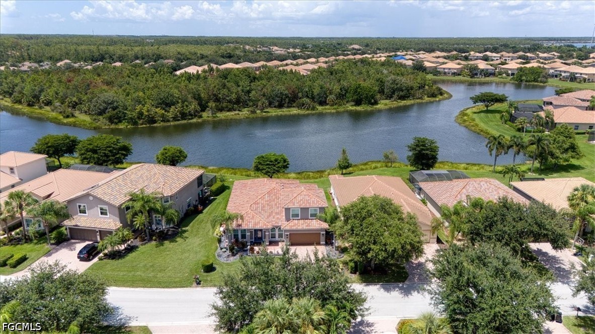 4 Bed Waterfront Home for Sale in Bella Terra, photo 3