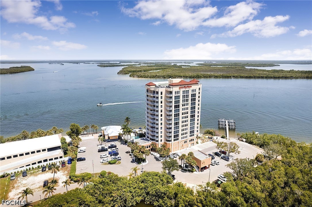 1 Bed Waterfront Home for Sale in Bonita Springs, photo 3