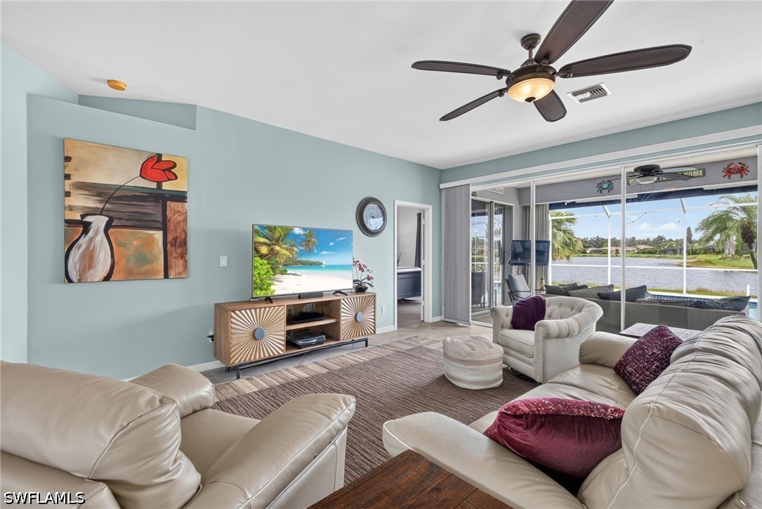 3 Bed Pool Home for Sale in Meadowbrook, photo 3