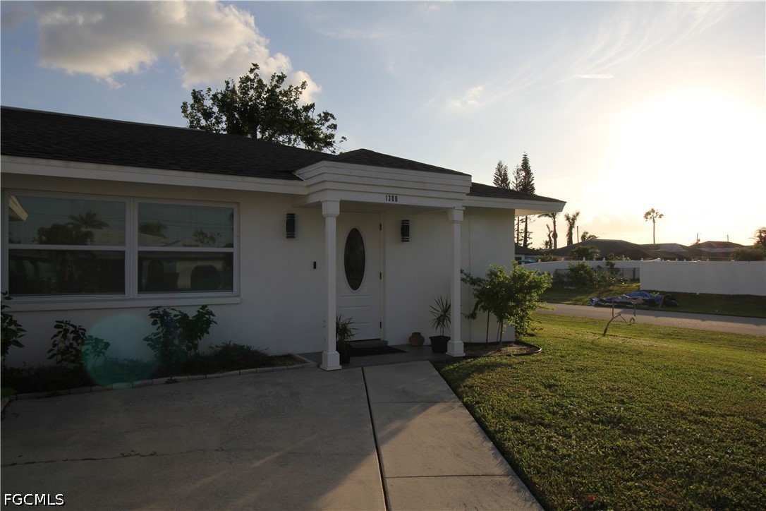 3 Bed SingleFamilyResidence for Sale in Cape Coral, photo 3