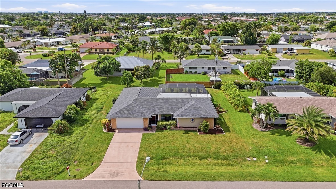 3 Bed Pool Home for Sale in Cape Coral, photo 3