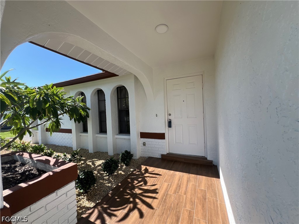 3 Bed SingleFamilyResidence for Sale in Cape Coral, photo 3