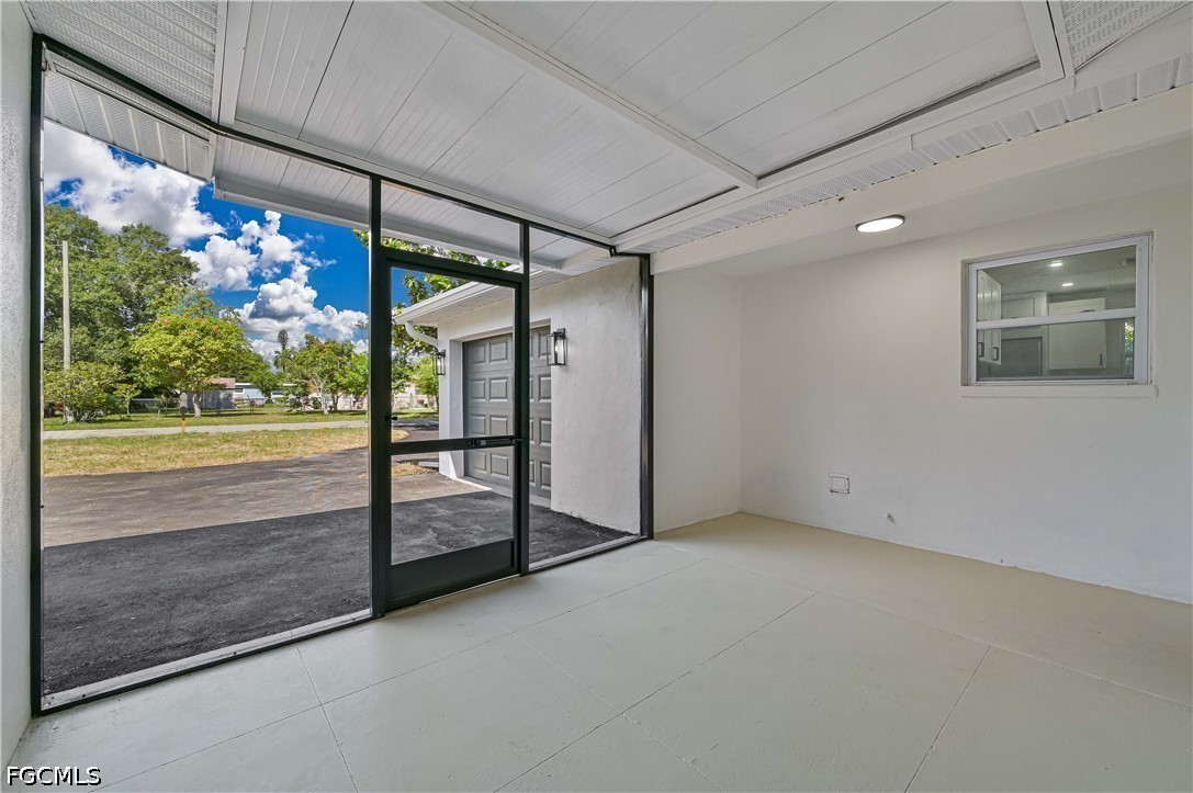 4 Bed SingleFamilyResidence for Sale in Rainbow Groves, photo 3