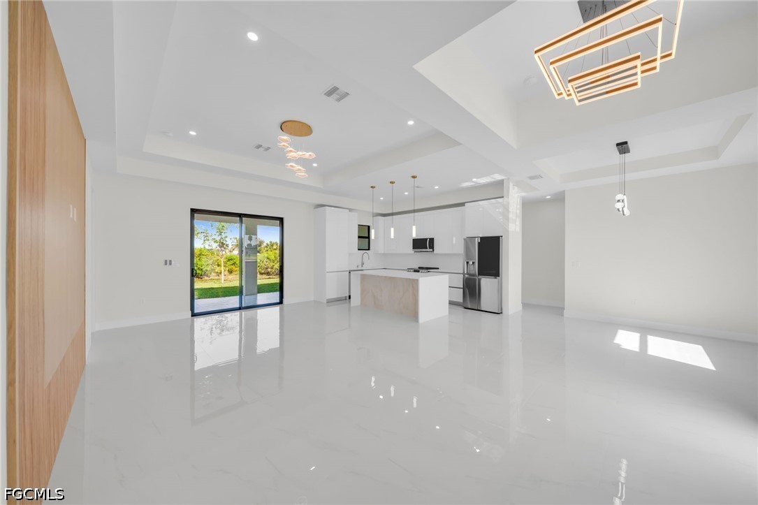 3 Bed Waterfront Home for Sale in Cape Coral, photo 3