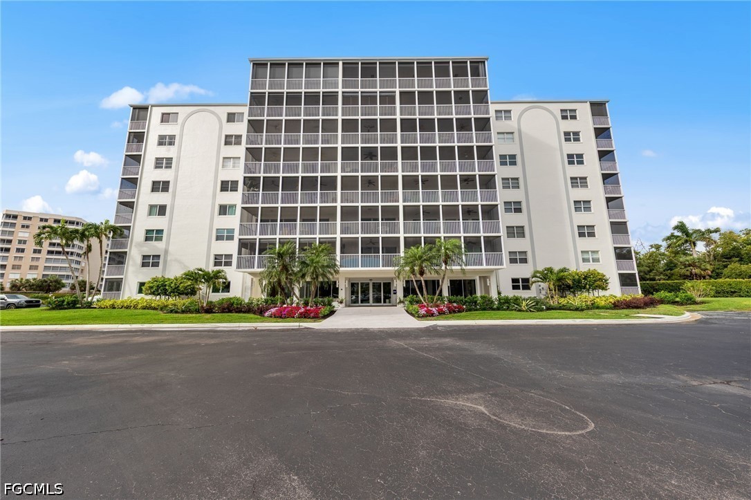 Condominium for Sale in Vanderbilt Towers, photo 3