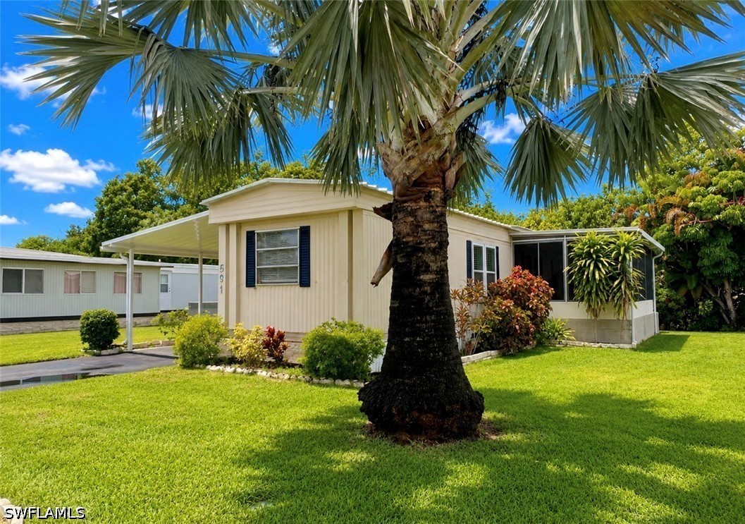 2 Bed ManufacturedHome for Sale in Naples, photo 3