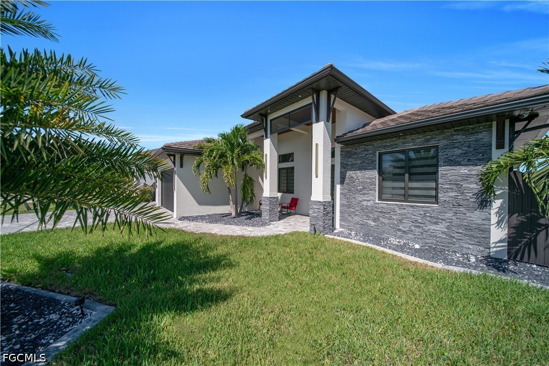 4 Bed Pool Home for Sale in Cape Coral, photo 3