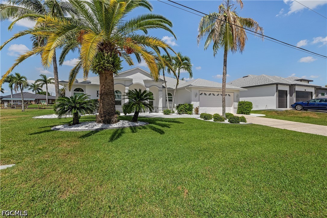 3 Bed Pool Home for Sale in Cape Coral, photo 3