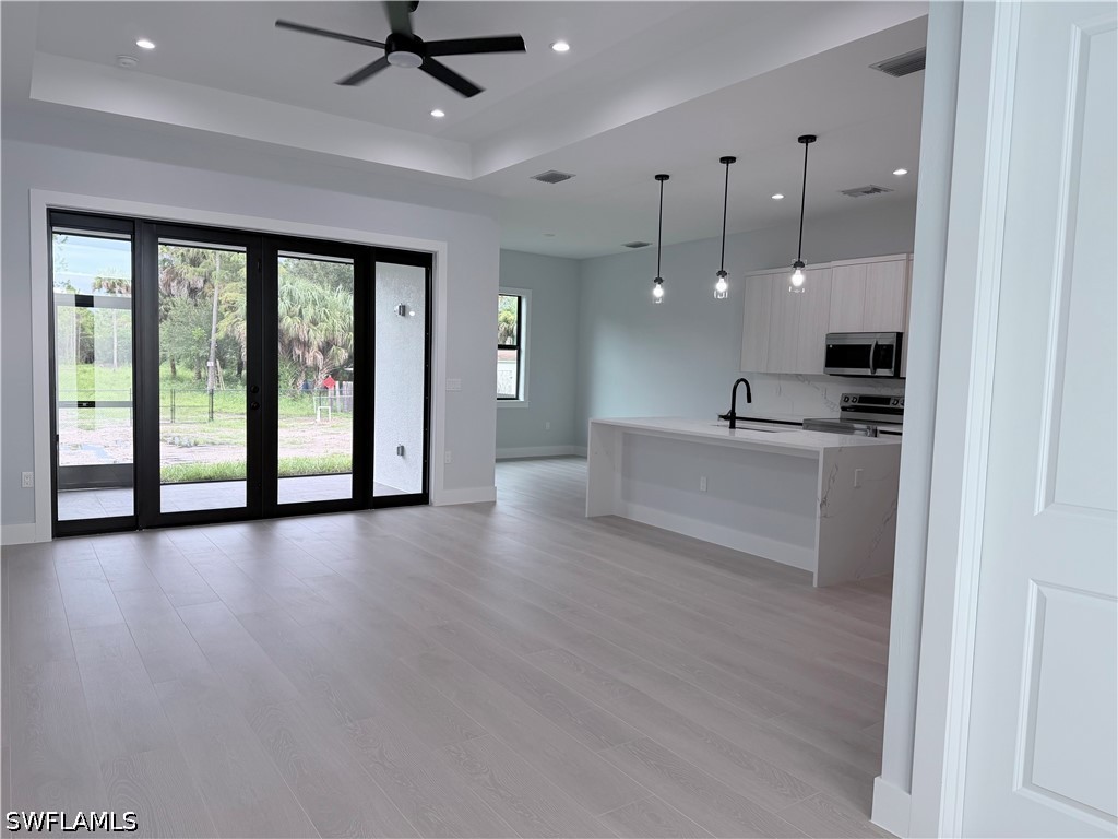 3 Bed SingleFamilyResidence for Sale in Naples, photo 3