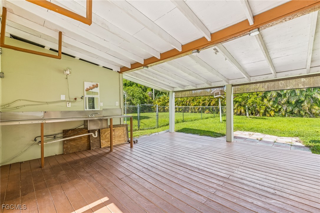 2 Bed SingleFamilyResidence for Sale in Fort Myers, photo 21