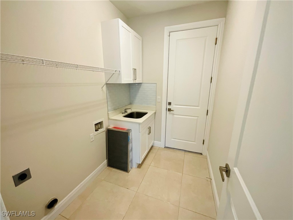 3 Bed SingleFamilyResidence for Sale in Naples, photo 21