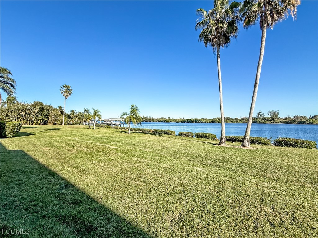 2 Bed Waterfront Home for Sale in North Fort Myers, photo 21