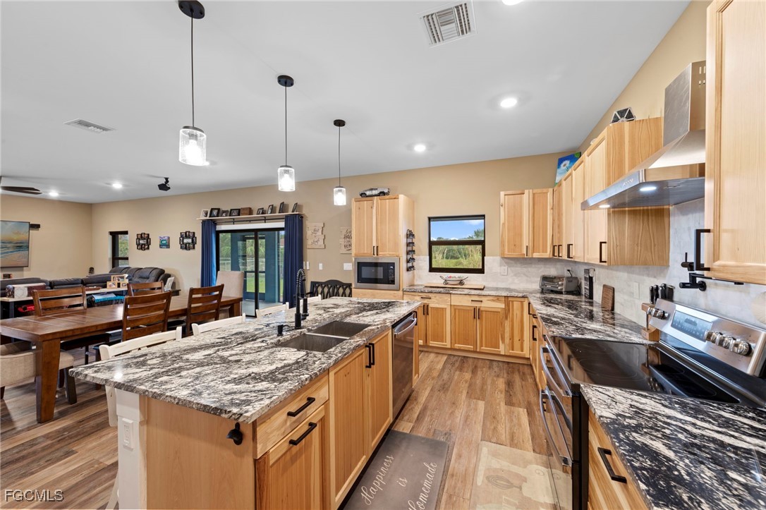 3 Bed SingleFamilyResidence for Sale in Lehigh Acres, photo 21