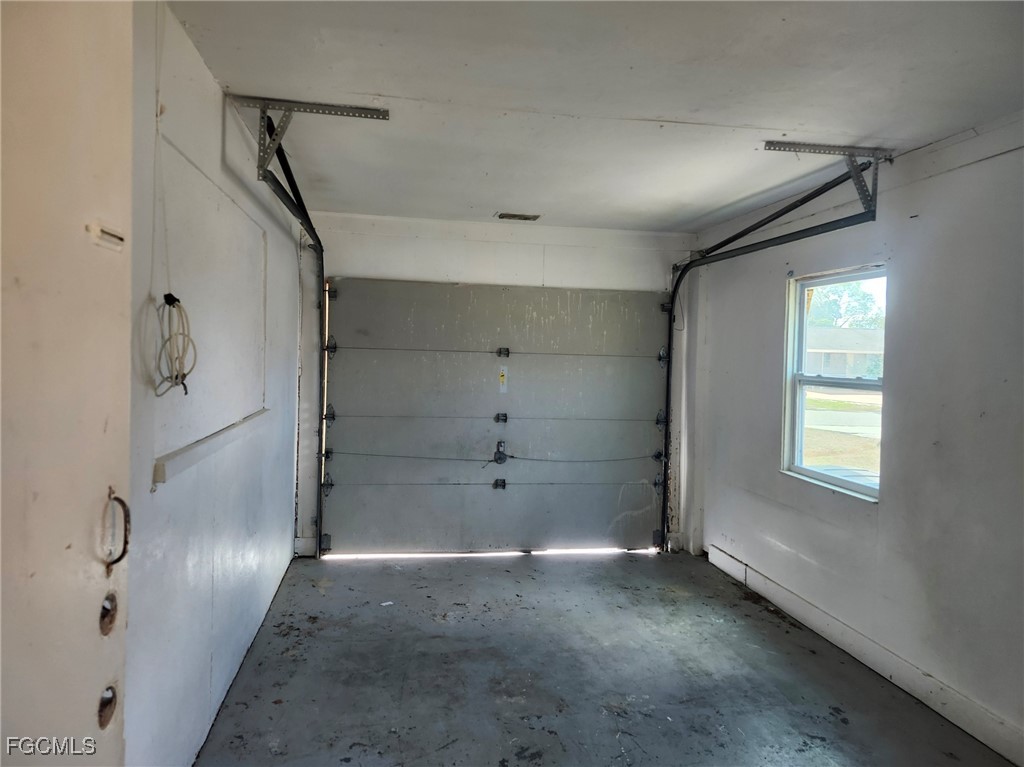 3 Bed SingleFamilyResidence for Sale in Fort Myers, photo 21