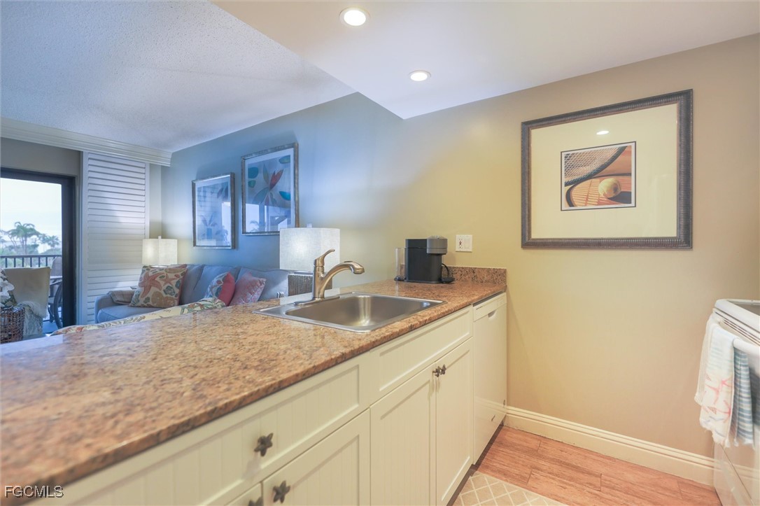 1 Bed Condominium for Sale in Tennis Villas, photo 21