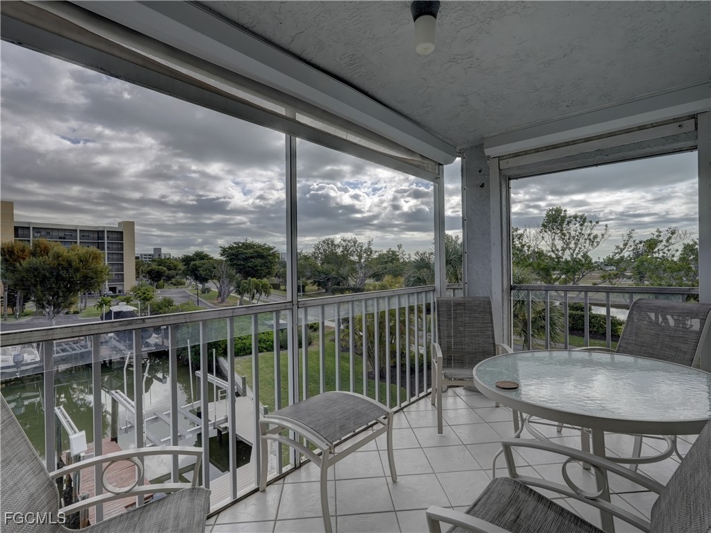 2 Bed Waterfront Home for Sale in Fort Myers Beach, photo 21