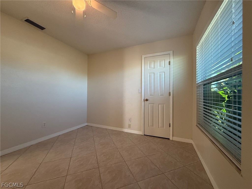 3 Bed SingleFamilyResidence for Sale in Cape Coral, photo 21