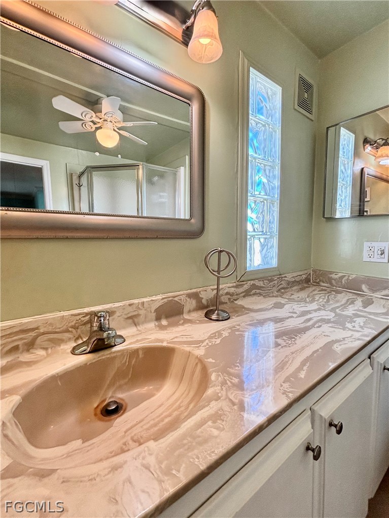 2 Bed ManufacturedHome for Sale in North Fort Myers, photo 21