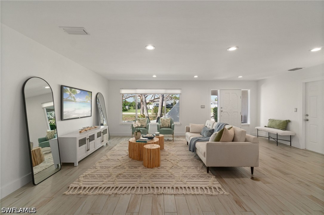 2 Bed SingleFamilyResidence for Sale in Estero, photo 21