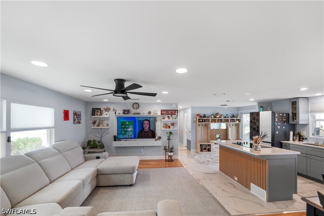2 Bed ManufacturedHome for Sale in Naples, photo 21