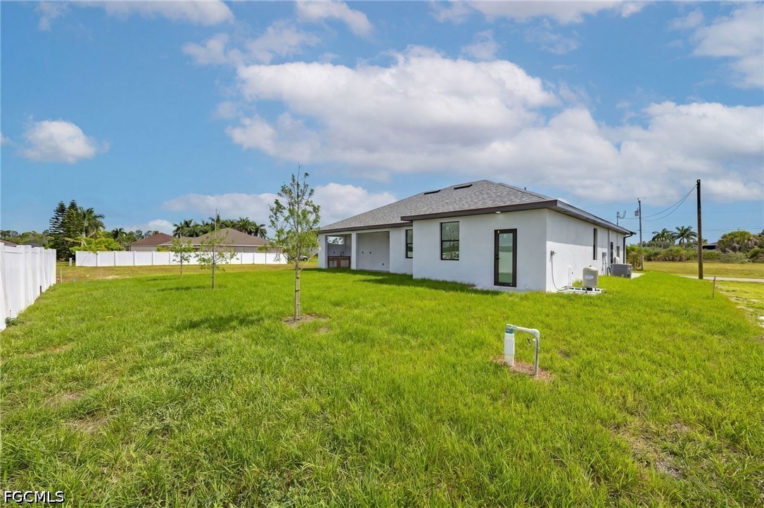 3 Bed SingleFamilyResidence for Sale in Cape Coral, photo 21