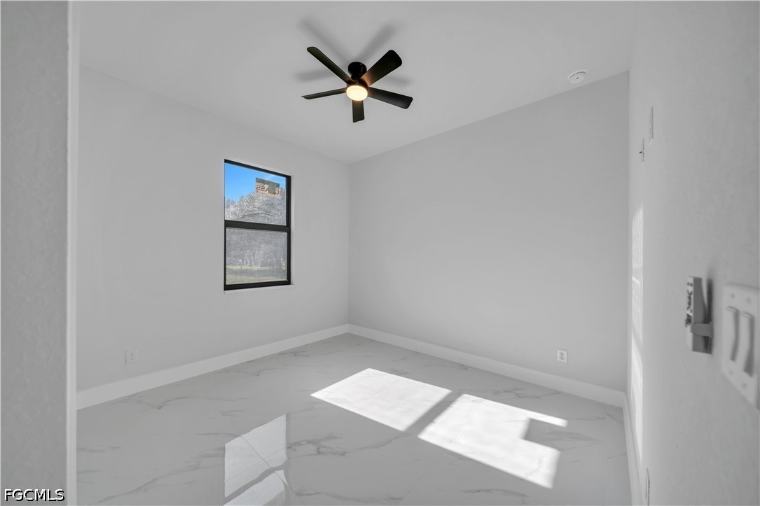 3 Bed SingleFamilyResidence for Sale in Lehigh Acres, photo 21