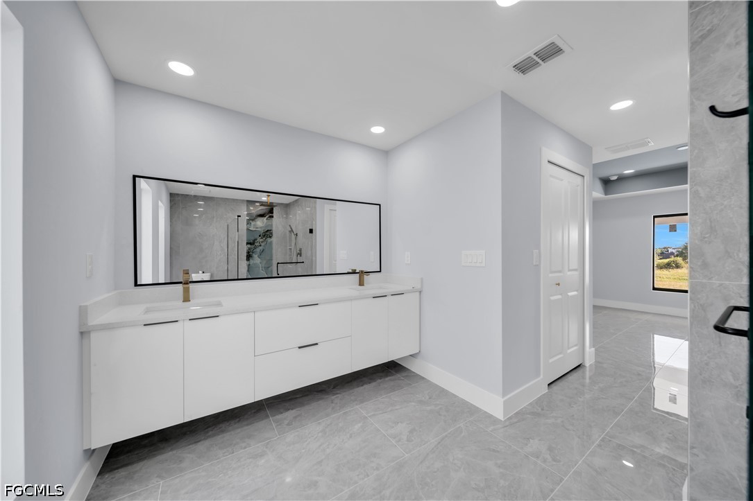 3 Bed SingleFamilyResidence for Sale in Lehigh Acres, photo 21