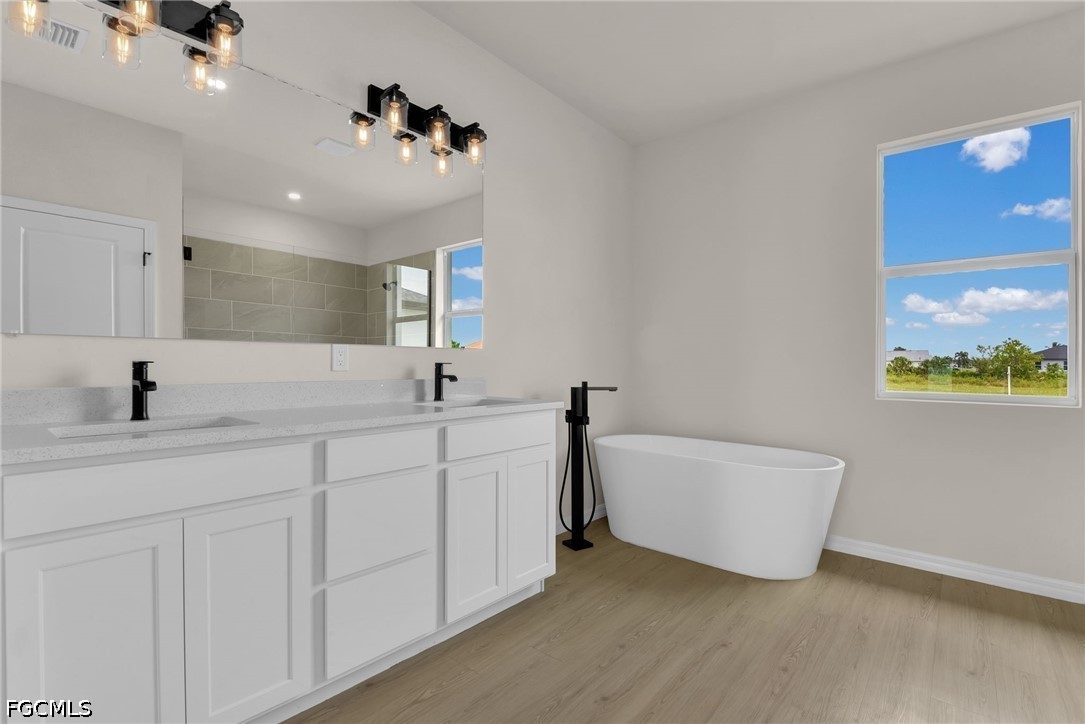 4 Bed SingleFamilyResidence for Sale in Cape Coral, photo 21