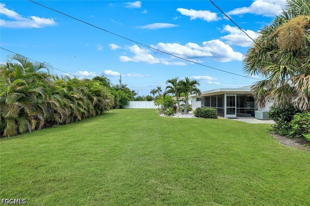 3 Bed SingleFamilyResidence for Sale in Cape Coral, photo 21