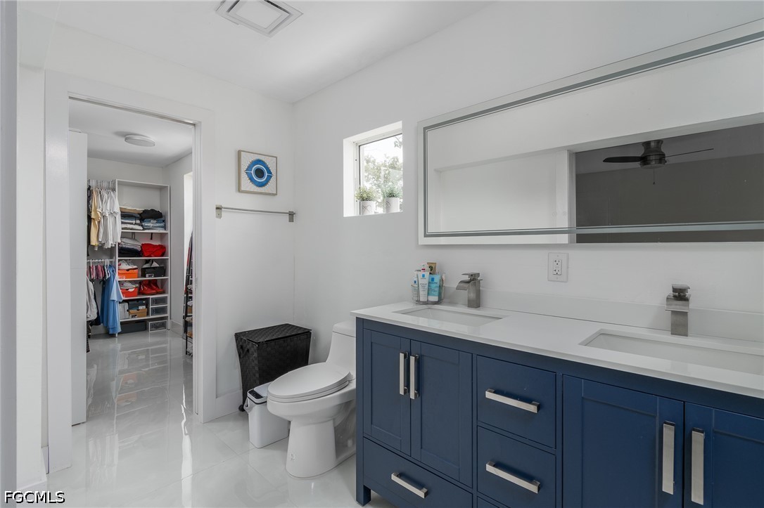 3 Bed Waterfront Home for Sale in Fort Myers, photo 21
