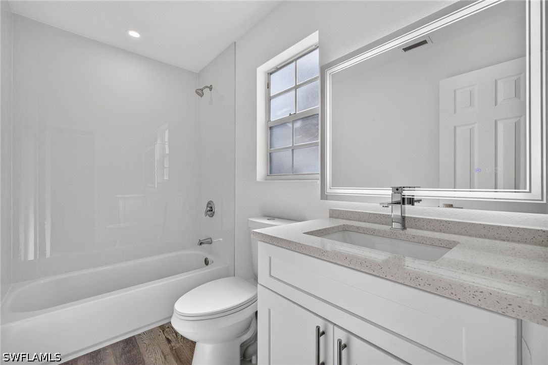 3 Bed Attached for Sale in Naples, photo 21