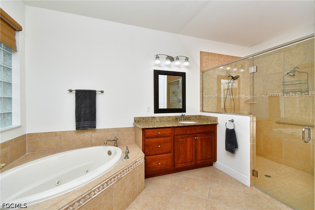 3 Bed SingleFamilyResidence for Sale in Estero, photo 21