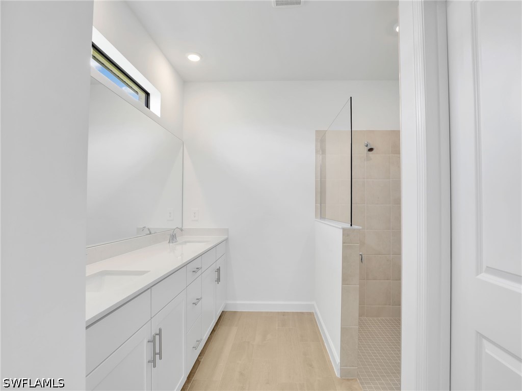 4 Bed SingleFamilyResidence for Sale in Estero, photo 21