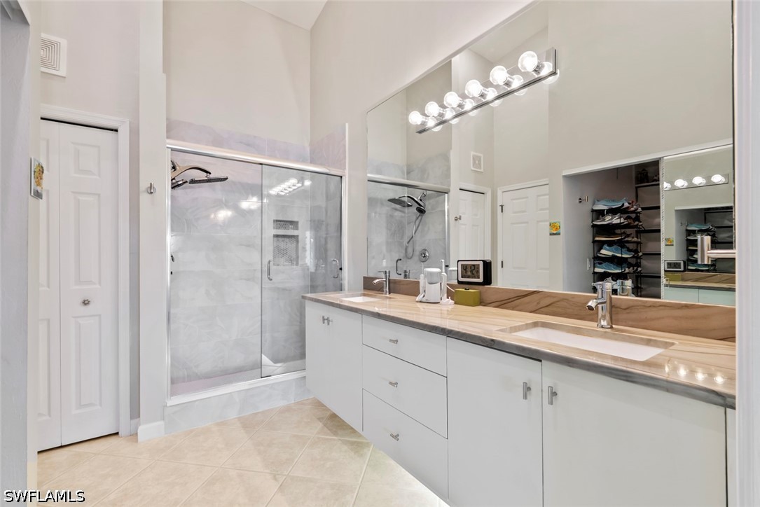 2 Bed Condominium for Sale in Naples, photo 21
