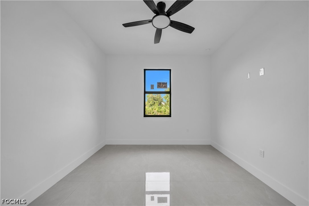 3 Bed Waterfront Home for Sale in Cape Coral, photo 21