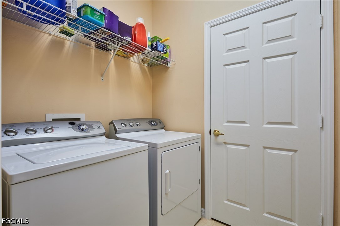 2 Bed Waterfront Home for Sale in Hamilton, photo 21