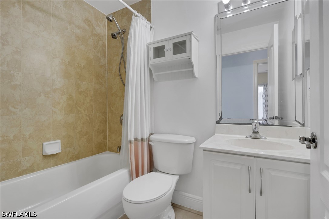 3 Bed SingleFamilyResidence for Sale in Naples, photo 21