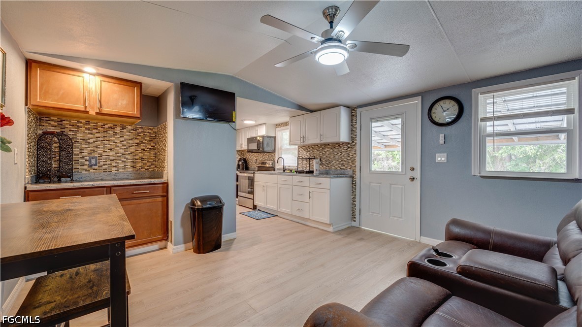 2 Bed ManufacturedHome for Sale in North Fort Myers, photo 21