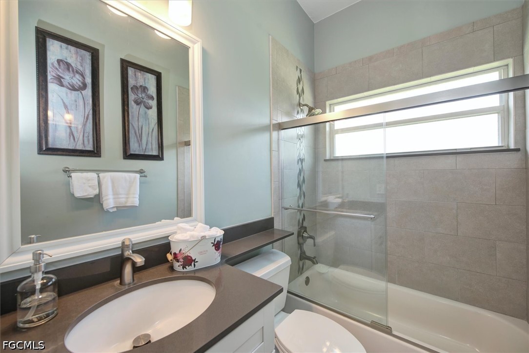 3 Bed Waterfront Home for Sale in Fort Myers, photo 21