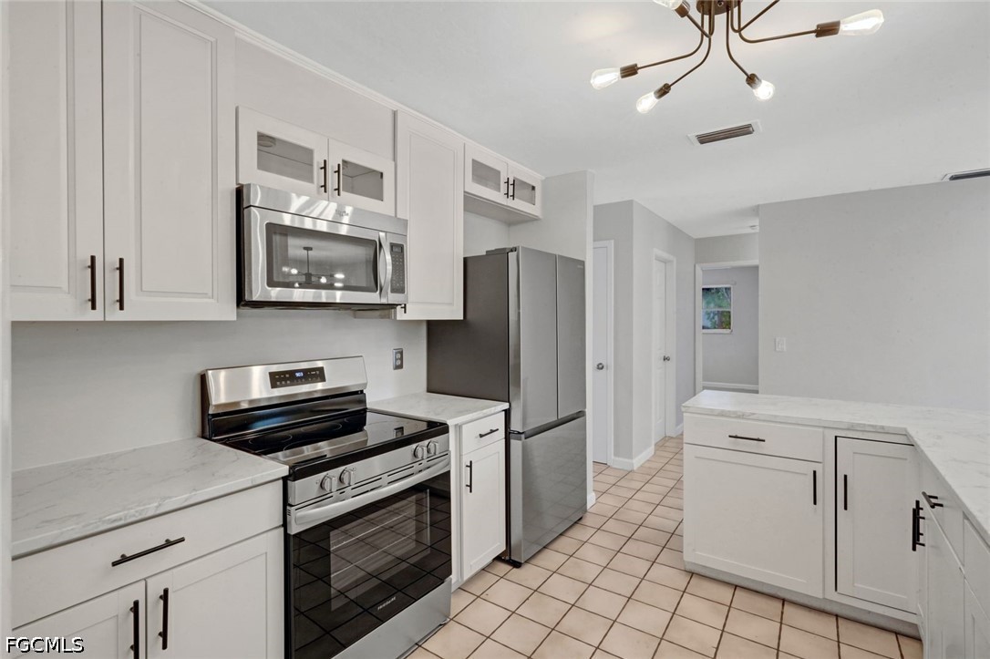 3 Bed SingleFamilyResidence for Sale in Cape Coral, photo 21