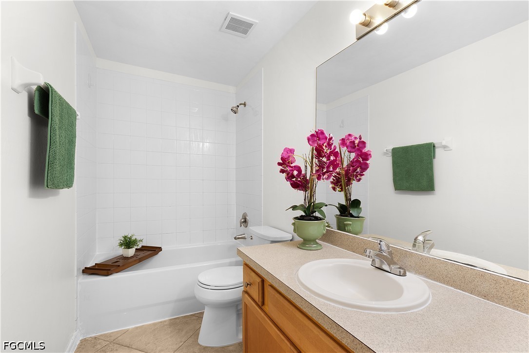 6 Bed Waterfront Home for Sale in Lehigh Acres, photo 21