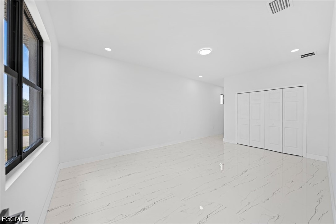 3 Bed SingleFamilyResidence for Sale in Lehigh Acres, photo 21