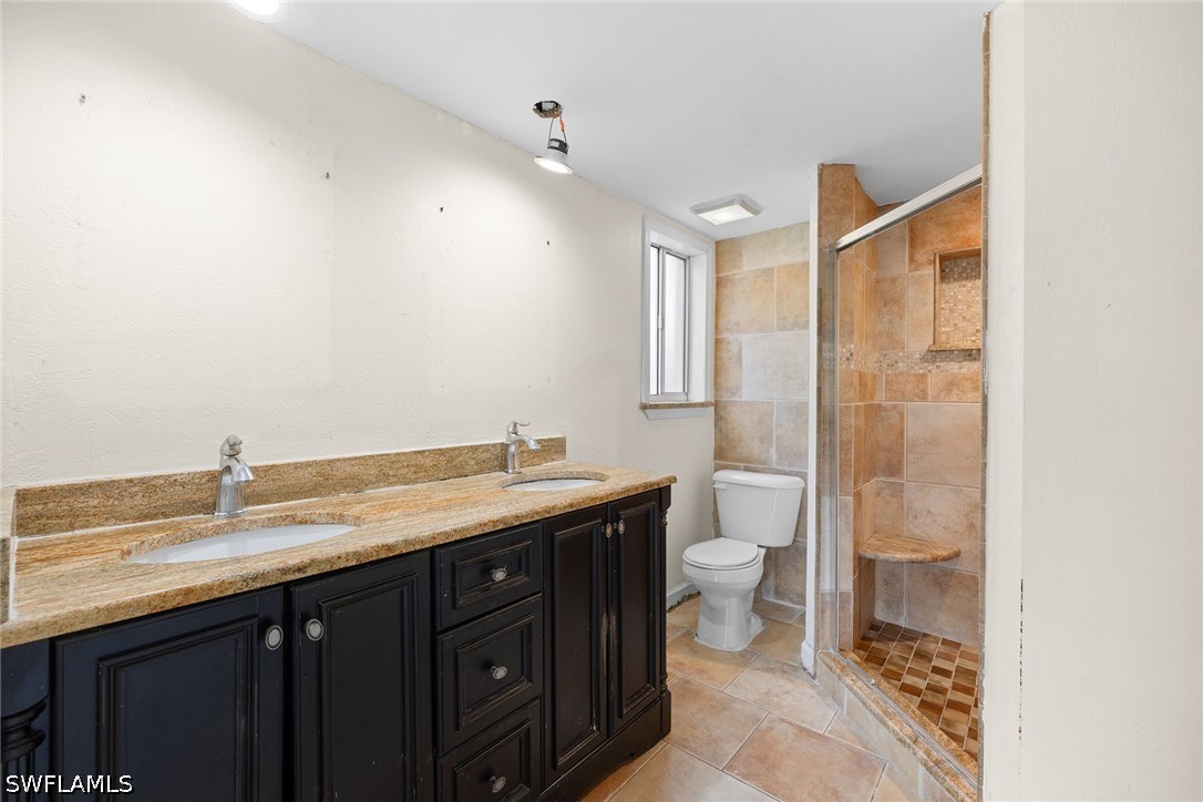 2 Bed Condominium for Sale in Naples, photo 21