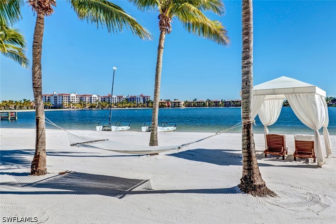 2 Bed Waterfront Home for Sale in Tivoli, photo 21